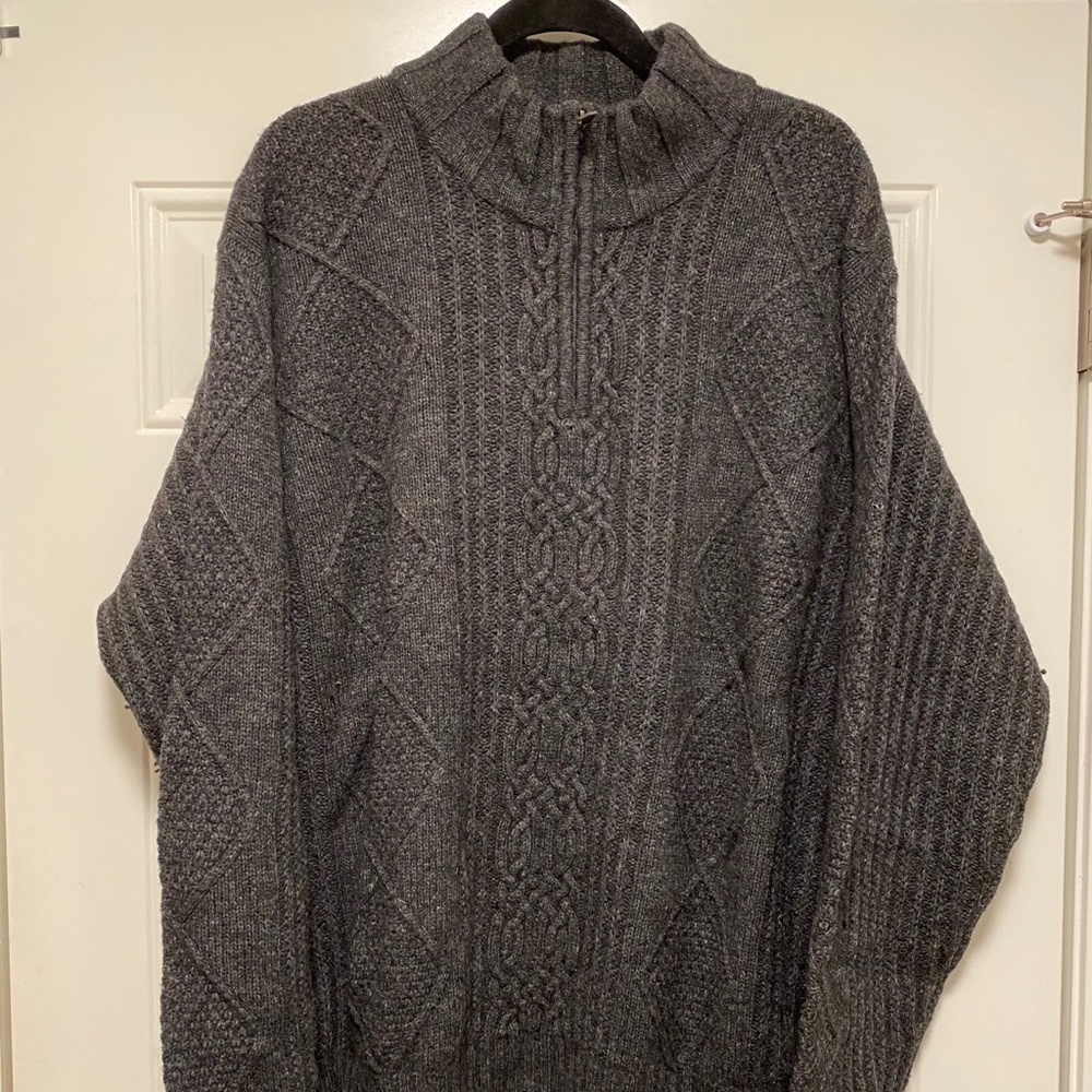 Jos A. Bank Size XL Grey Sweater